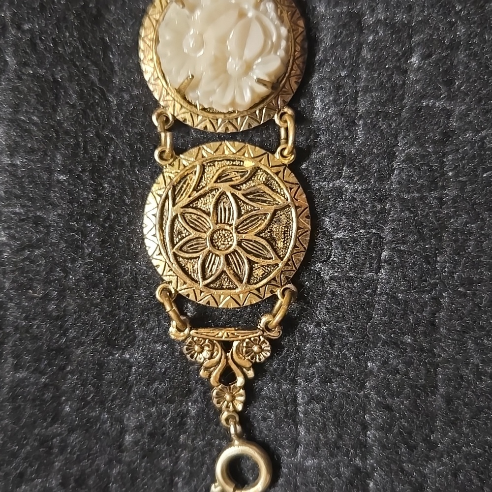 Vtg Goldtone Panel Bracelet - Picture 3 of 11